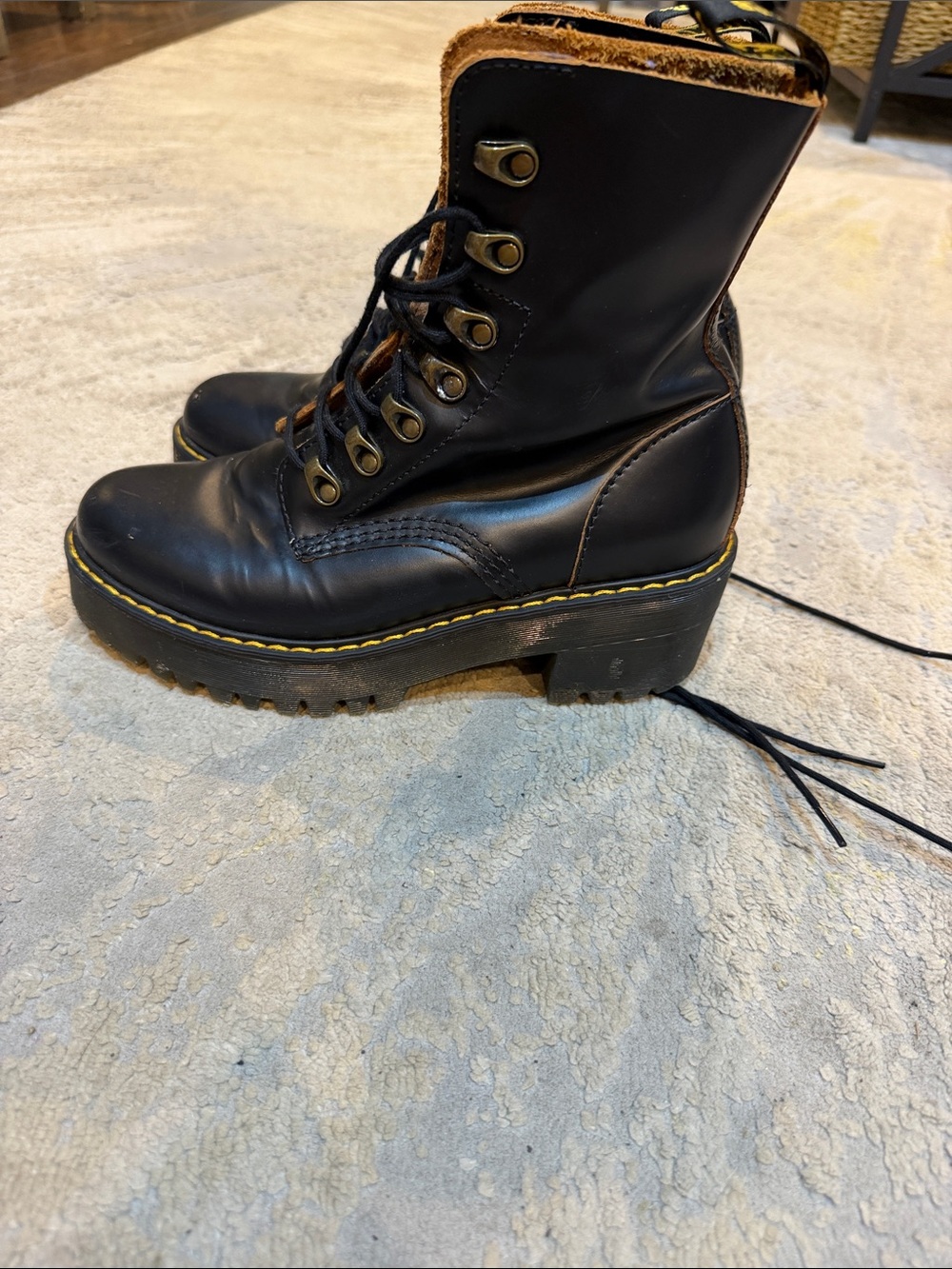 Dr. Martens Leona‎ Smooth Black Leather Heeled Boots Women's 7